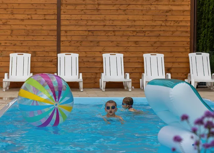 Comfortable With Swimming Pools, Сasa de vacaciones *